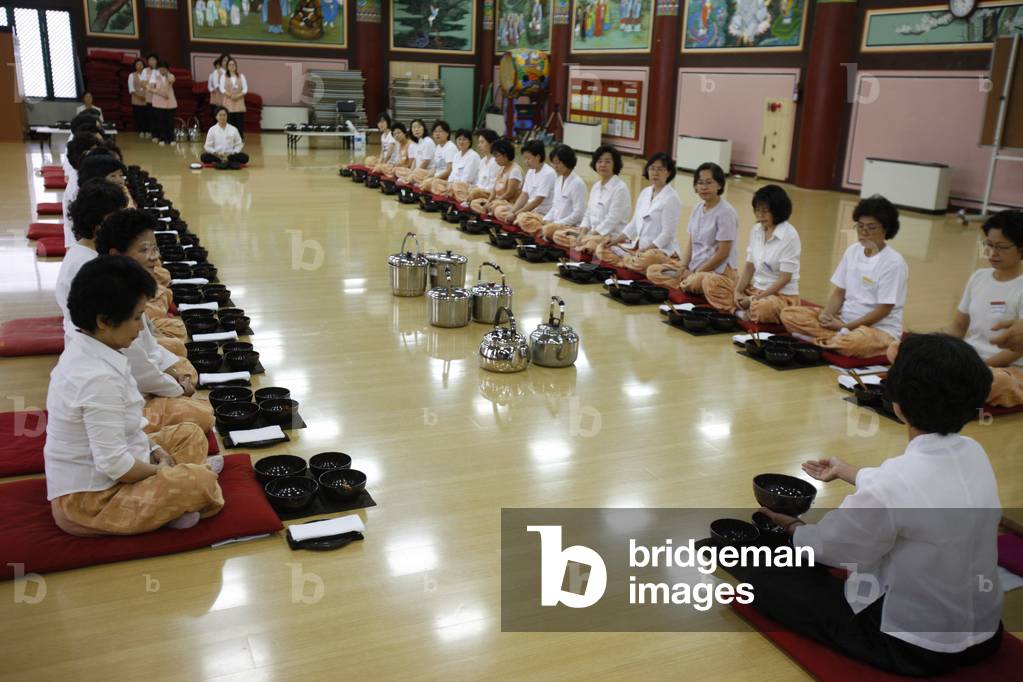 Buddhist meal with traditional bowls, Seoul, Coree du Sud