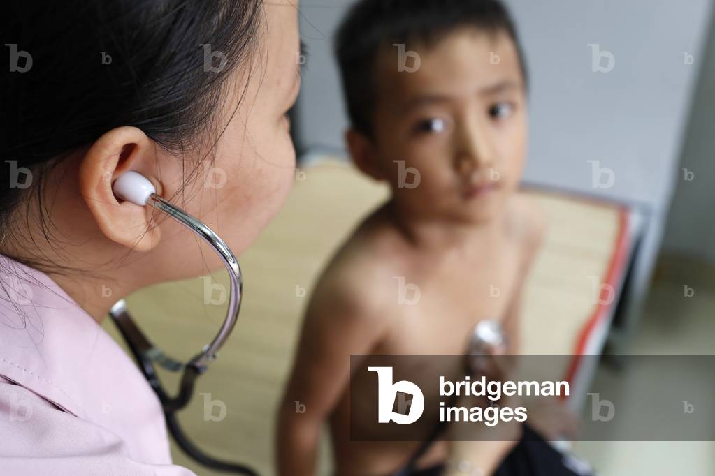 French NGO Chaine de l'Espoir, Children's pavilion, Child suffering of heart disease, Medical consultation, Ho Chi Minh City, Vietnam, 2019 (photo)
