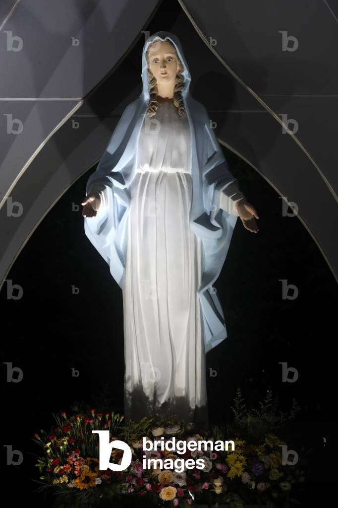 Virgin Mary, Statue,  Ho Chi Minh City, Vietnam (photo)