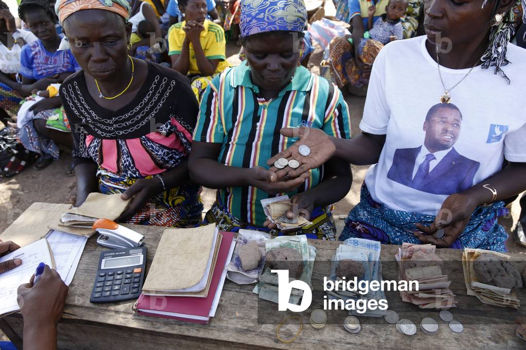 Microfinance loan reimbursement in Northern Togo (photo)