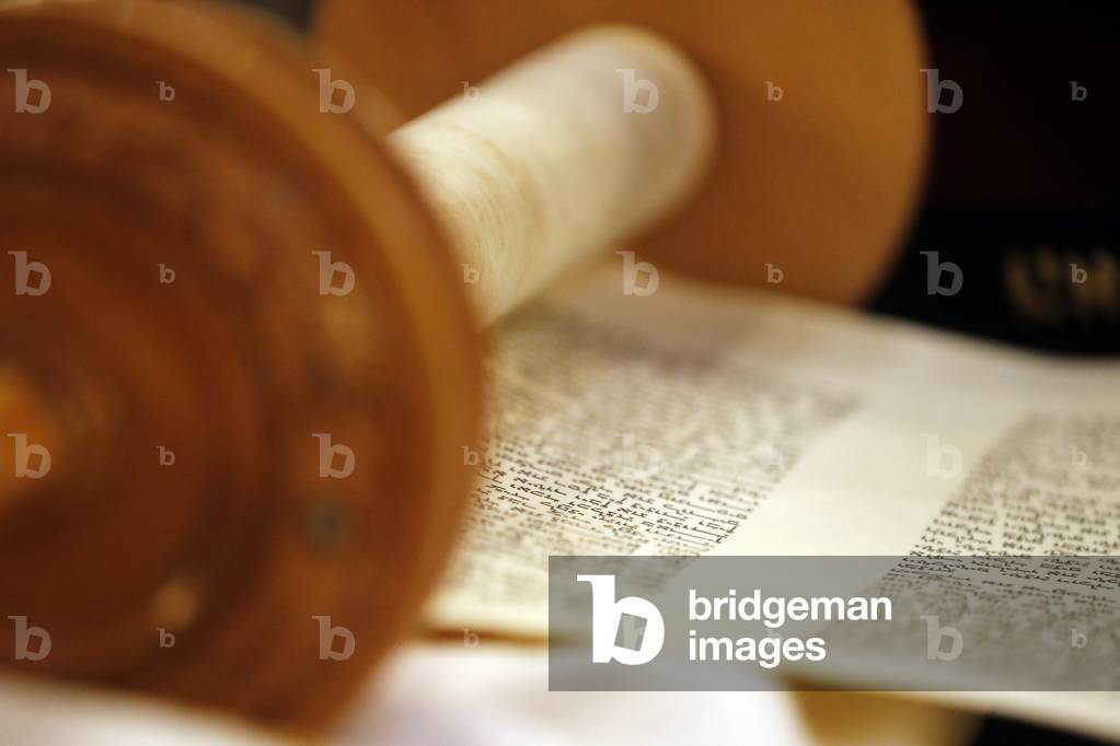 Beth Yaakov Synagogue, Torah scrolls, Geneva, Switzerland (photo)