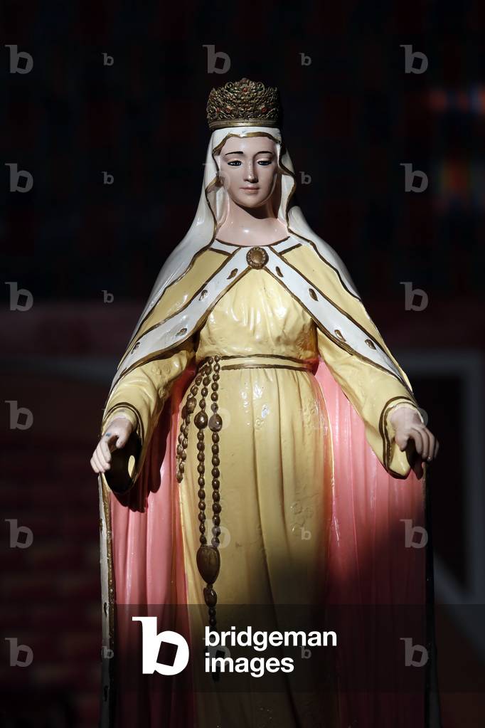 Crowned Virgin Mary statue, Tsevie, Togo, 2019 (photo)