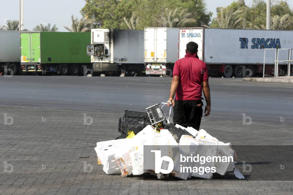20151022, Abu Dhabi, United Arab Emirates : Mina Fruit and Vegetable Market[, Abu Dhabi