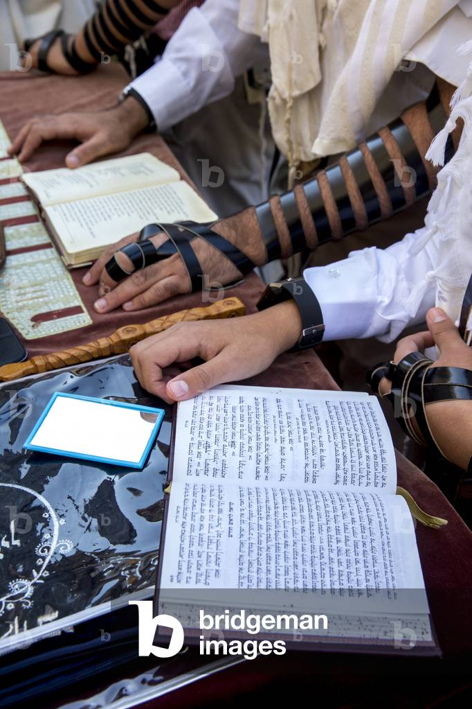 Bar mitsvah at the western wall, Jerusalem, israel. (photo)