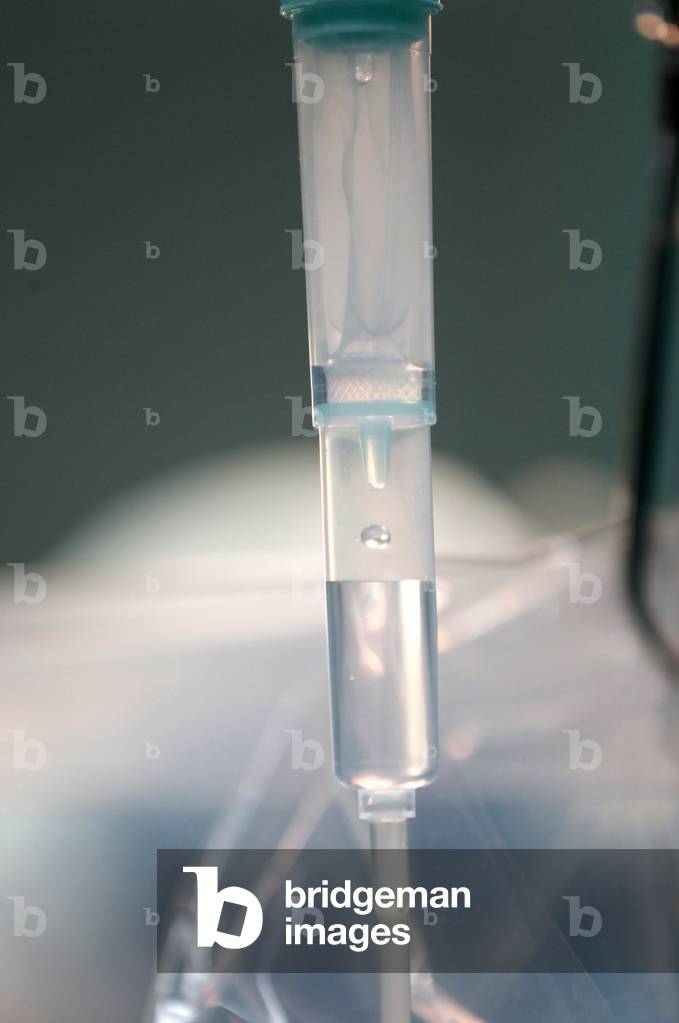 Drip and drip chamber, close-up, Operating theater, Cardiac surgery, Intravenous drip, Close-up, Ho Chi Minh City, Vietnam (photo)
