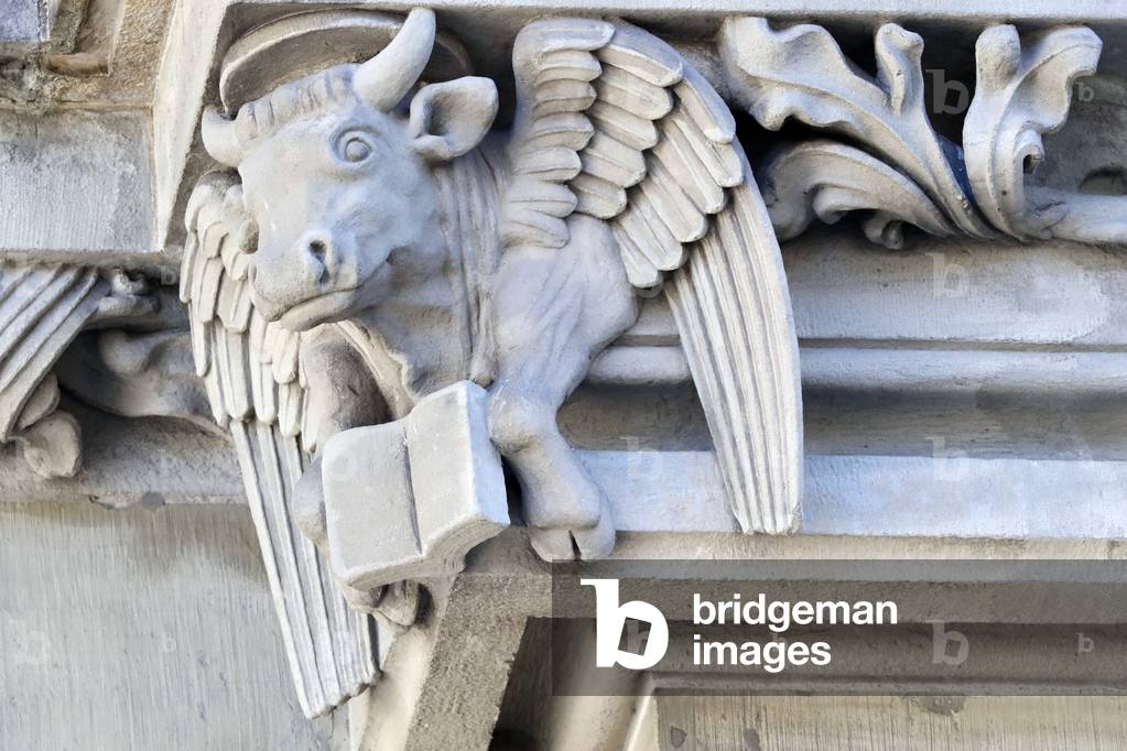 St Nicholas Cathedral, Saint Luke's and The Winged Ox, Statue, Fribourg, Switzerland (photo)