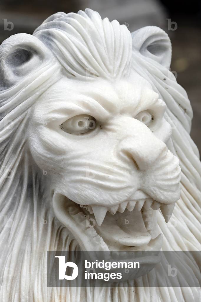 Long Khanh Buddhist Pagoda, Guardian lion at entrance, Statue, Quy Nhon, Vietnam, 2019 (photo)