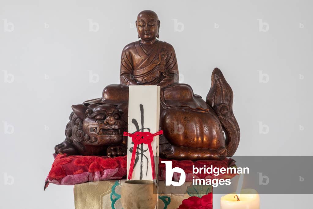 Zen sesshin (retreat) in Paris, France. Altar. (photo)