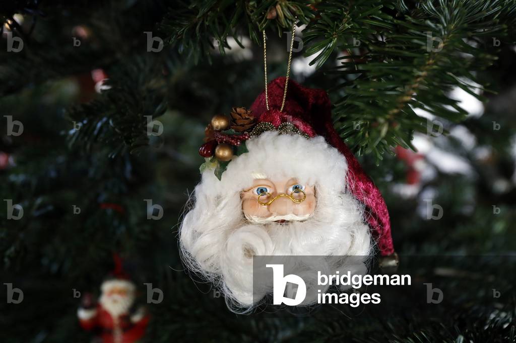 Christmas tree with decorations.  France.  (photo)