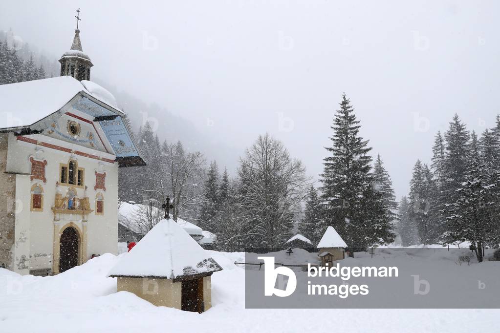Notre-Dame de la Gorge church in winter, Les Contamines, France (photo)