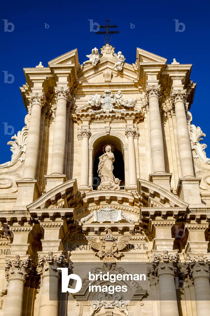 Syracuse cathedral, Sicily (Italy). (photo)