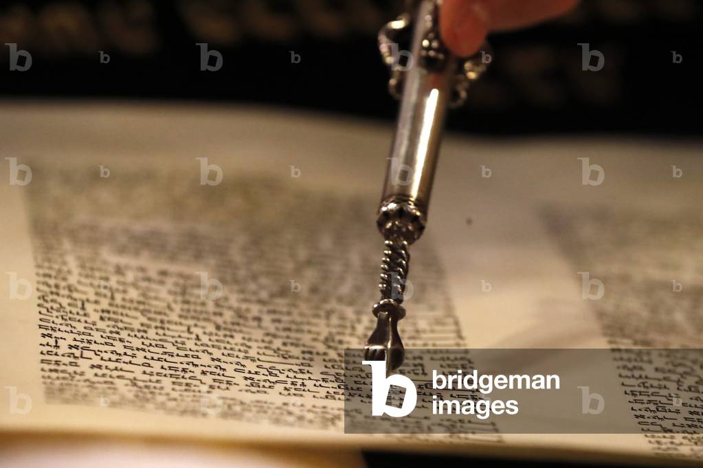 Beth Yaakov Synagogue, Torah scrolls and yad, Geneva, Switzerland (photo)