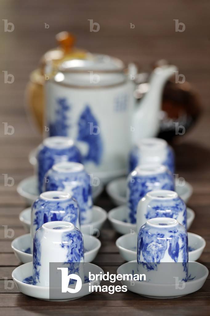 Chinese tea ceremony, Chinese porcelain cups, Hoi An, Vietnam, 2019 (photo)