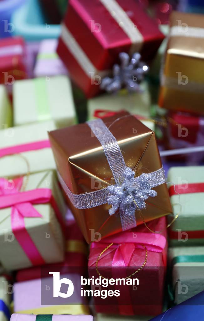 Christmas market, Merry Christmas presents, Ho Chi Minh City, Vietnam (photo)