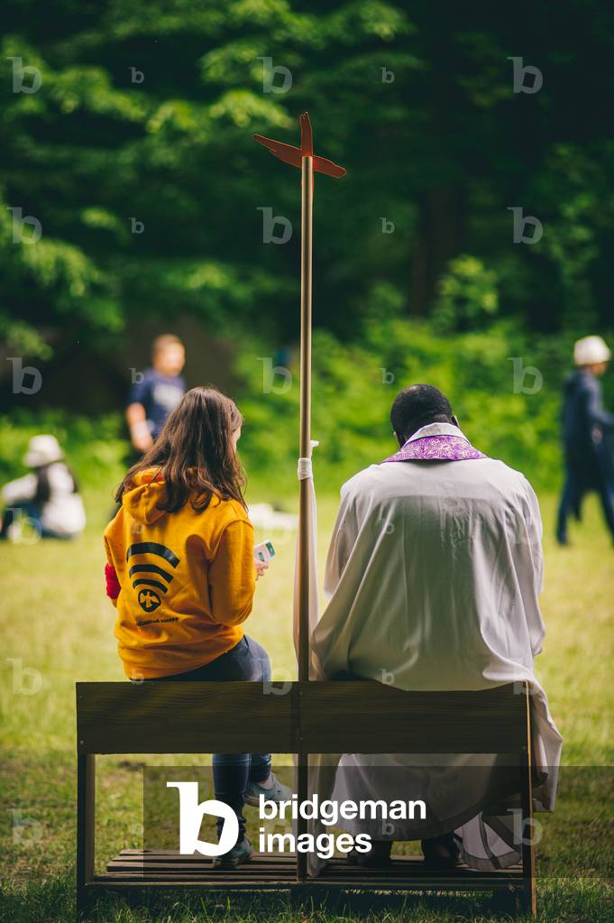 FRAT catholic youth rally in Jambville, France, Holy confession, 2018 (photo)
