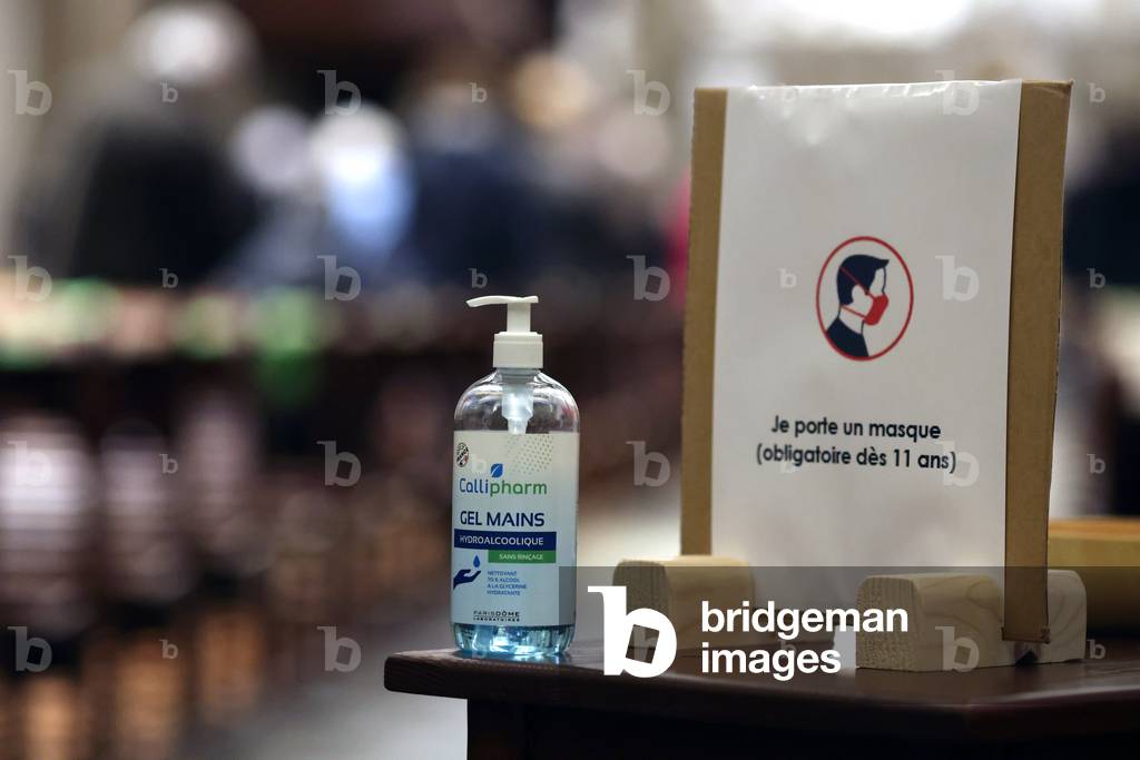 Catholic mass celebration during the COVID-19 epidemic, Sallanches, France, 2020 (photo)