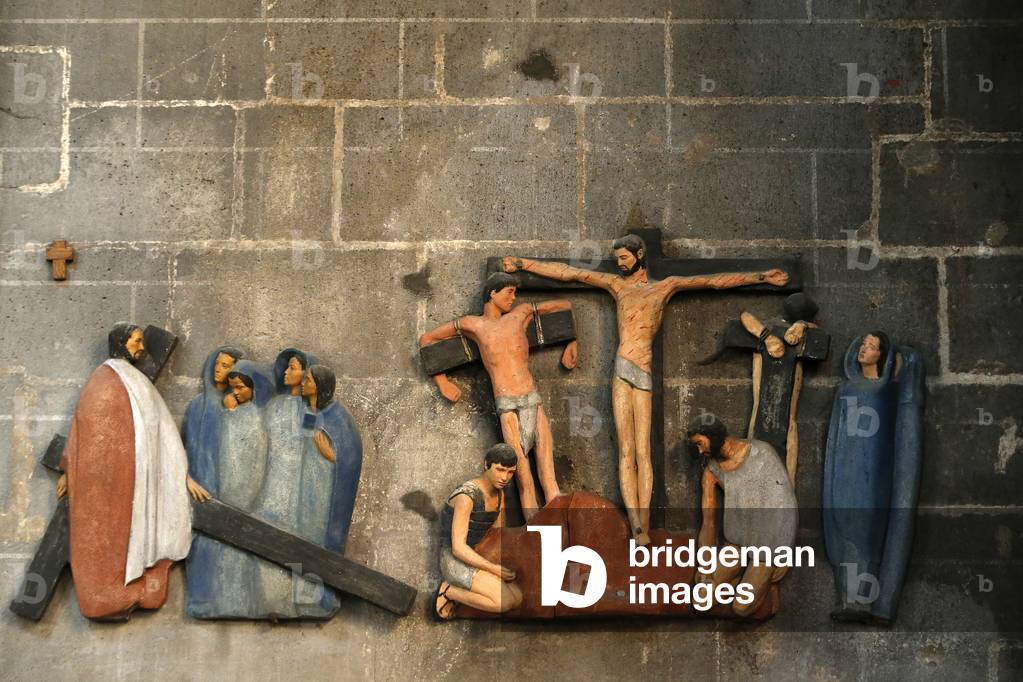 Notre Dame de Clermont cathedral, Clermont-Ferrand, France, Station of the Cross (photo)