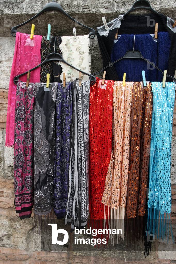 Hijabs (islamic veils) for sale Istanbul Turquie