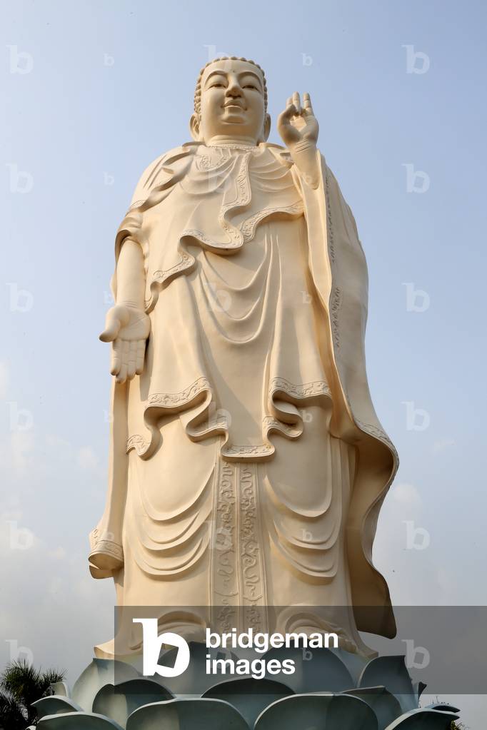 Vinh Trang Buddhist temple, Amitabha Buddha statue, My Tho, Vietnam (photo)