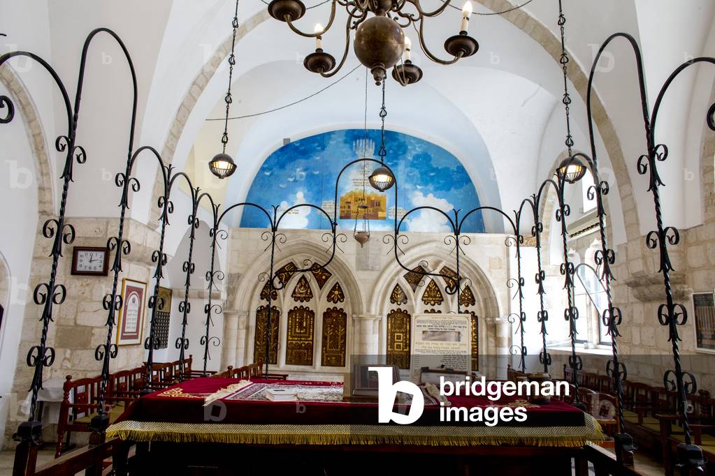 The 4 sephardic synagogues, Jerusalem old city, Israel, Bima (teva),
 2018 (photo)