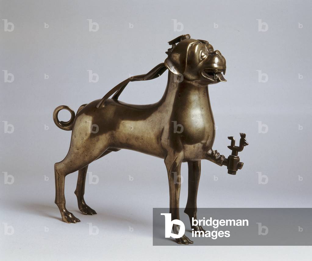 Aquamanile in the form of a dog, from Nuremberg (bronze)