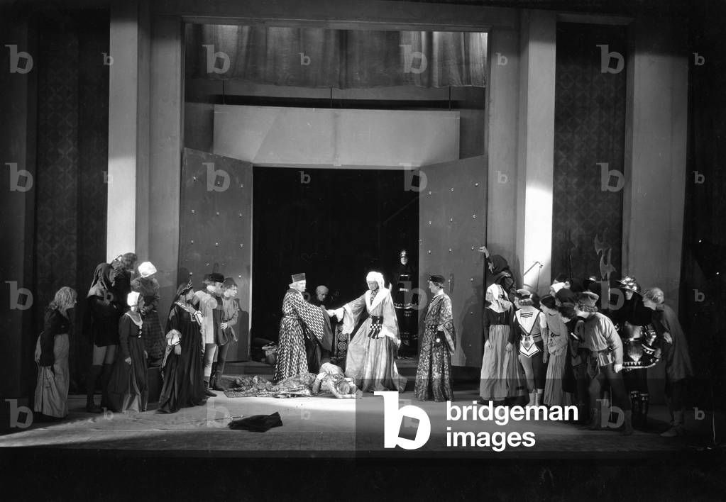 Romeo & Juliet by William Shakesepare