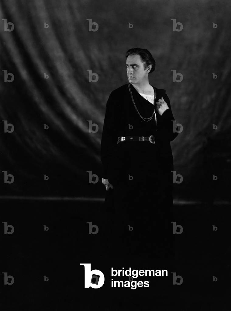 John Barrymore as Hamlet in William Shakespeare's 'Hamlet, Prince of Denmark'