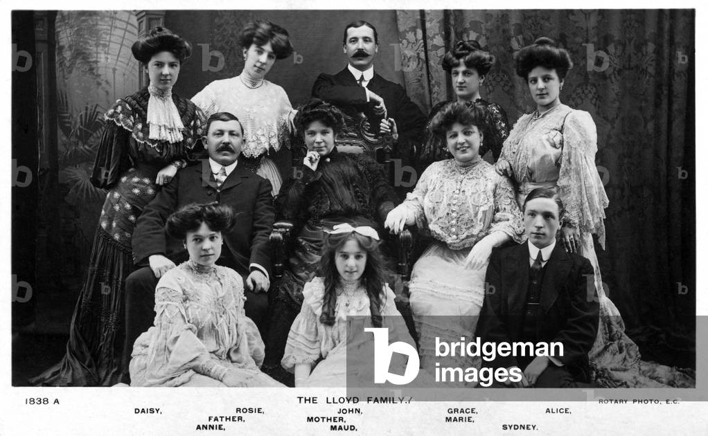 The Lloyd Family, of whom six daughters and two sons performed in the music halls, most notably Marie (12 February 1870 - 7 October 1922) and Alice (20 October 1873 - 17 November 1949)