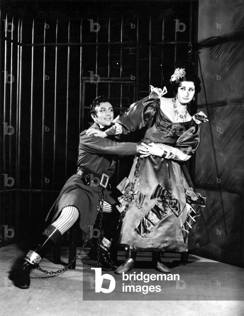 Michael Redgrave and Linda Gray as Macheath and Lucy Lockit in The Beggar's Opera