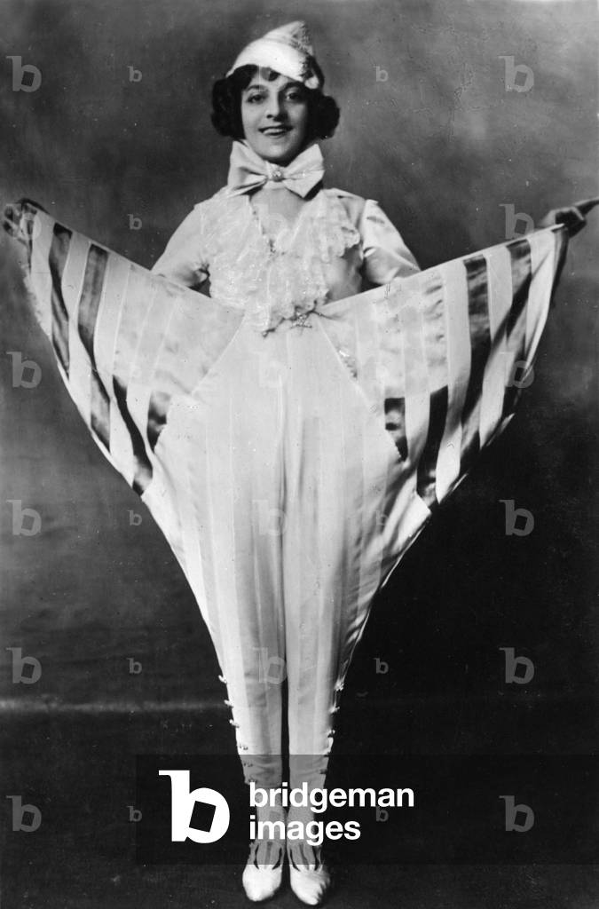 Elsie Janis in 'Hullo, America!'
