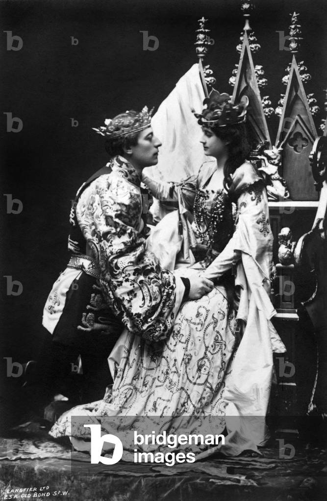 Lewis Waller as King Henry V and Sarah Brooke as Queen Katherine in 'Henry V' by William Shakespeare, c.1900 (b/w photo)