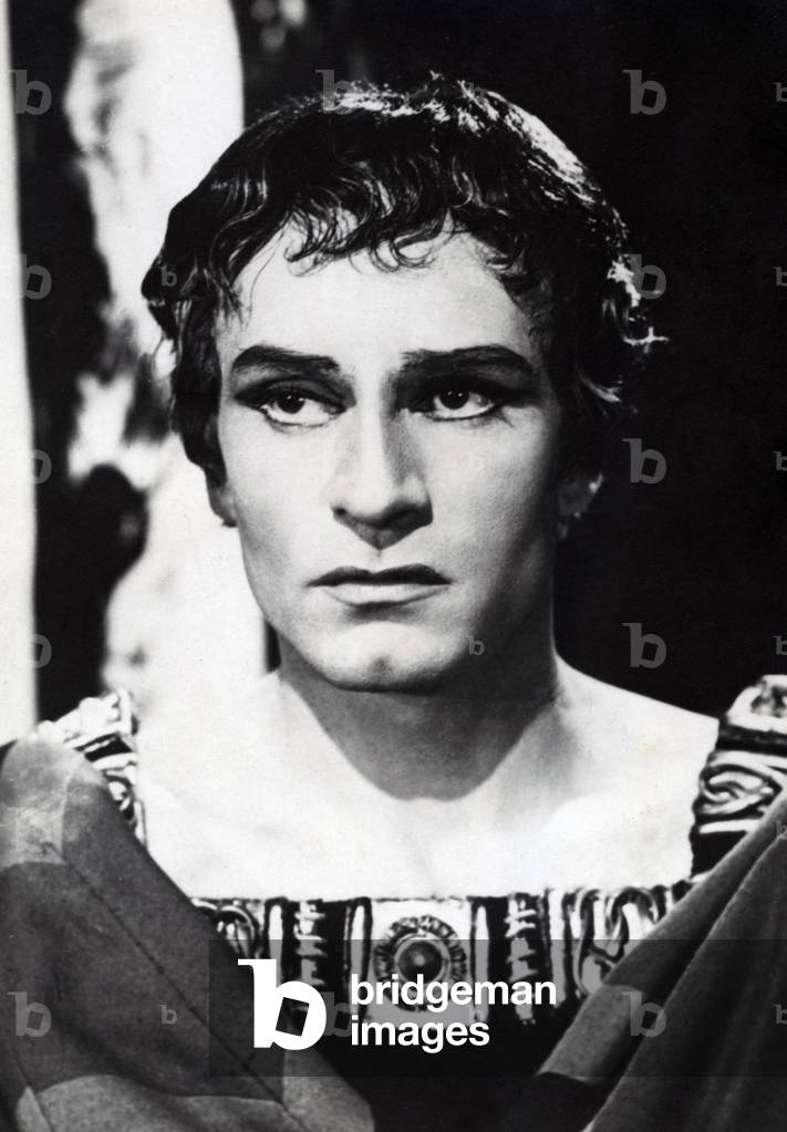 Lawrence Olivier as Oedipus in the 1946 Old Vic production of Sophocles' 'Oedipus'