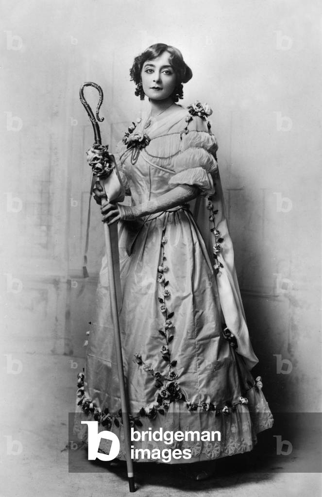 Florence Smithson as 'Princess Beauty' in 'The Sleeping Beauty ', pantomime by George Robert Sims, C