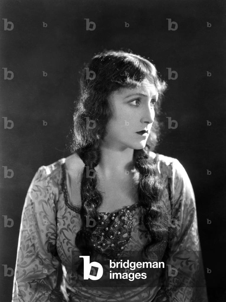 Fay Compton as Ophelia in William Shakespeare's 'Hamlet, Prince of Denmark'