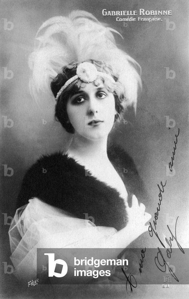 Gabrielle Robinne - portrait in feather headdress