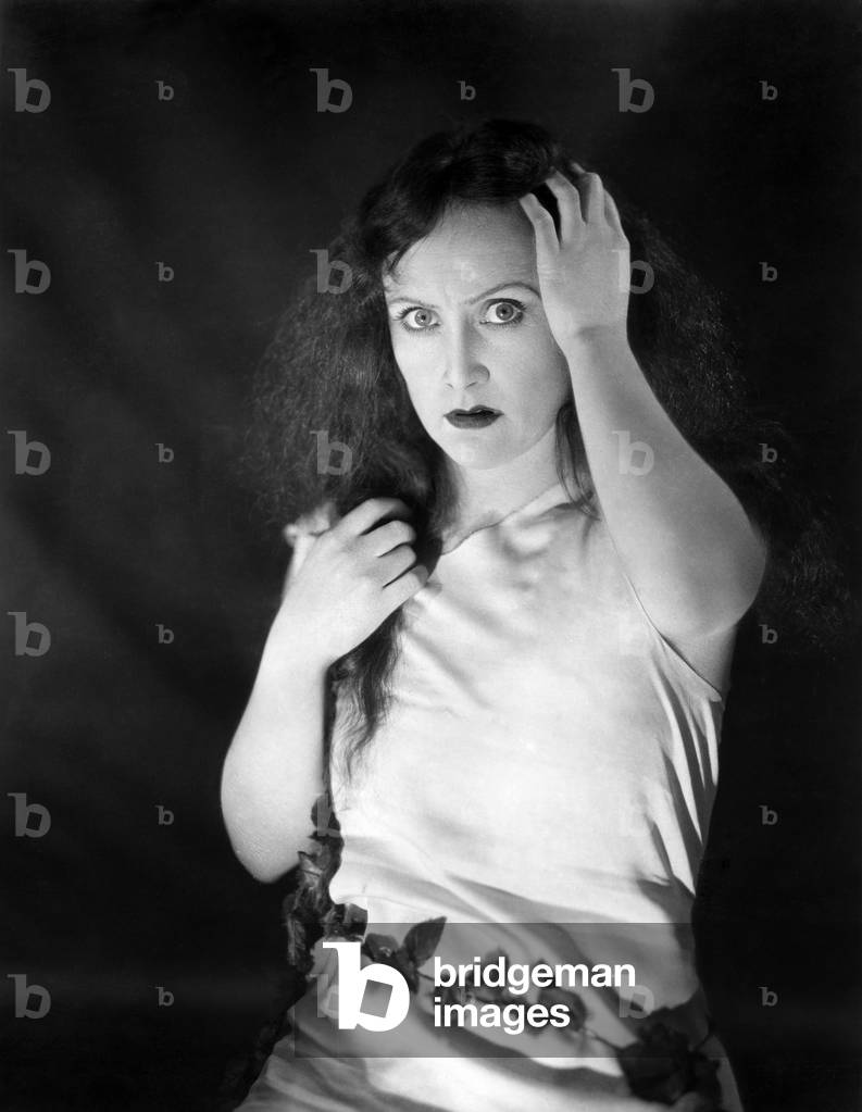 Fay Compton as Ophelia in William Shakespeare's 'Hamlet, Prince of Denmark'
