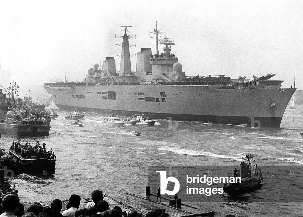 HMS Invincible, 1982 (b/w photo)
