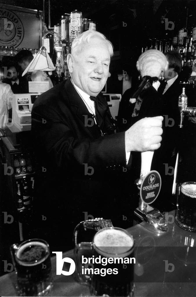 Lord Hailsham pulling  Beer London (b/w photo)