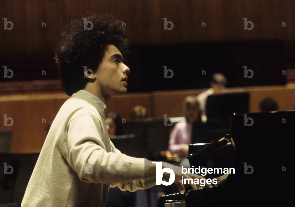 Evgeny Kissin playing the