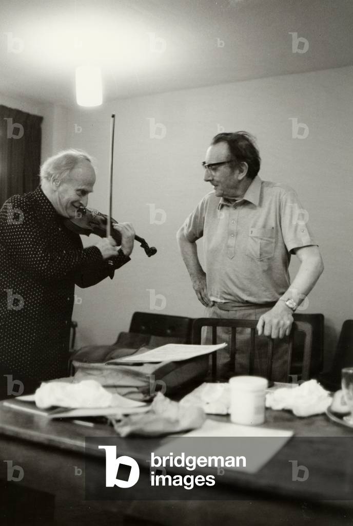 MENUHIN Yehudi - playing