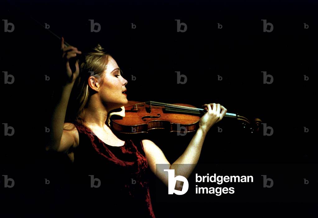 Leila Josefowicz playing the