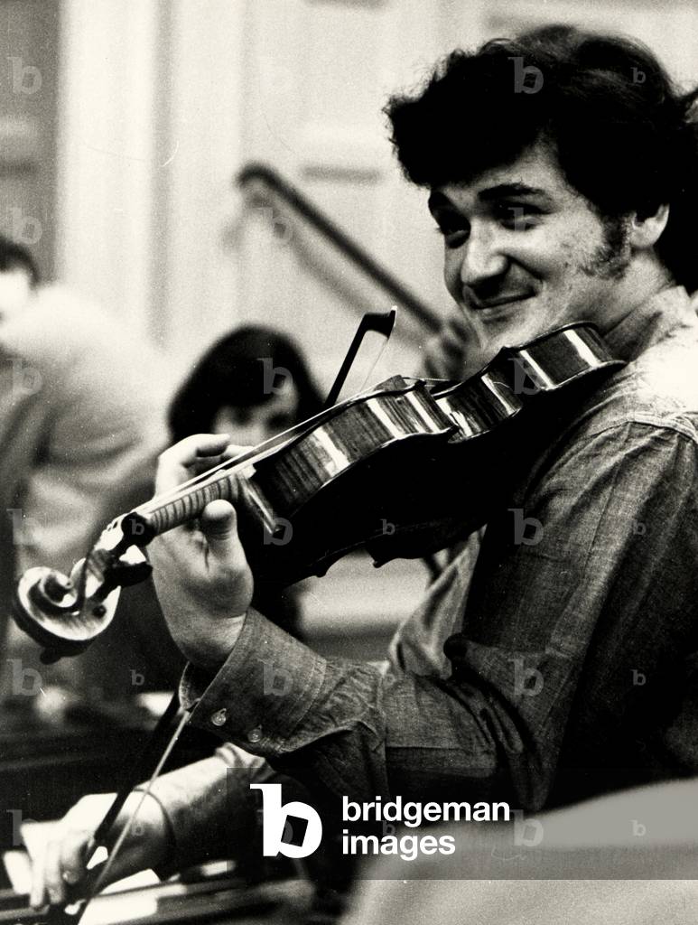 ZUKERMAN Pinchas  playing