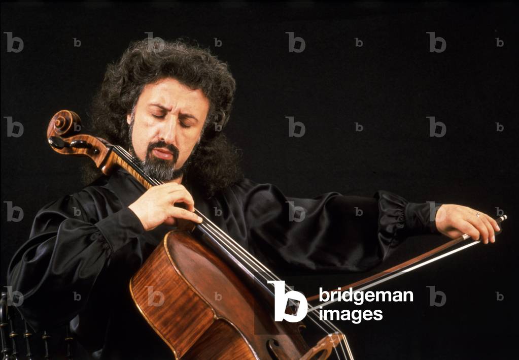 Mischa Maisky playing the