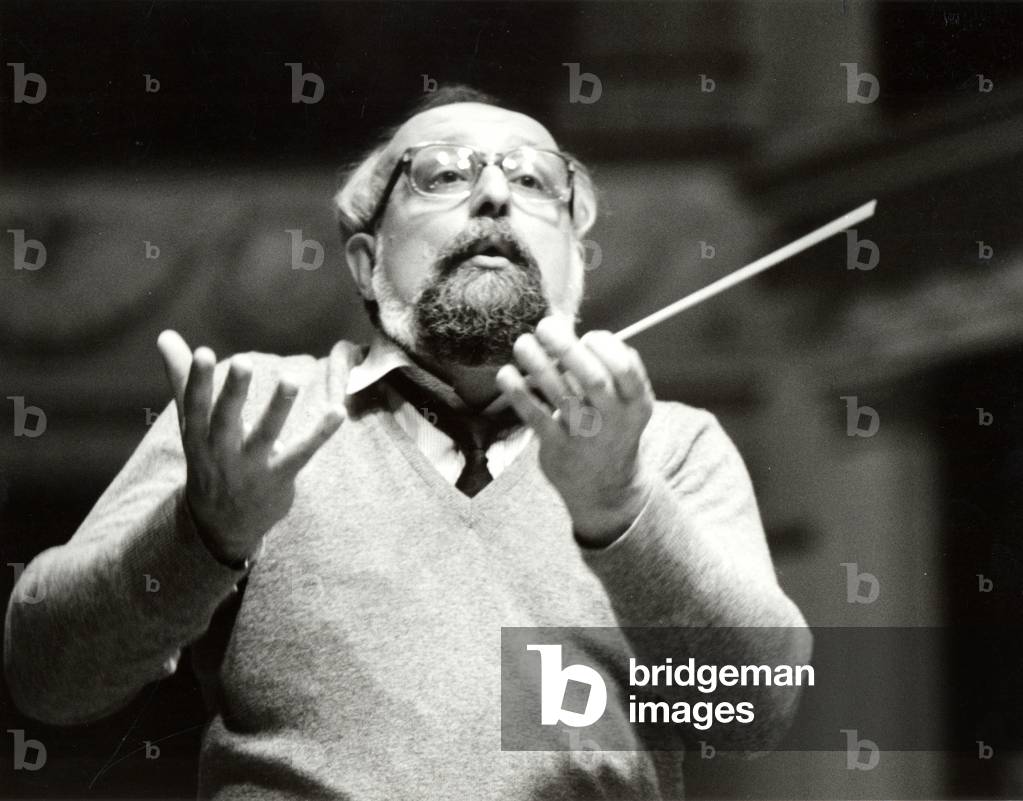 Krystyn Penderecki conducting with