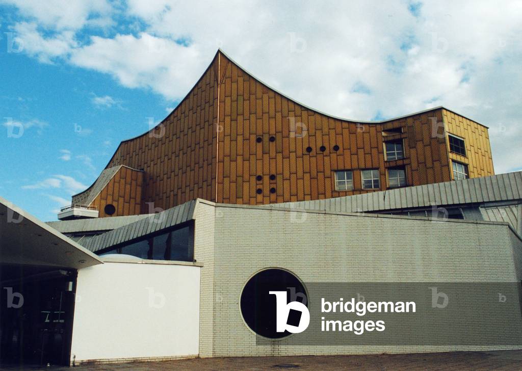 Berlin Philharmonic Hall exterior (photo)