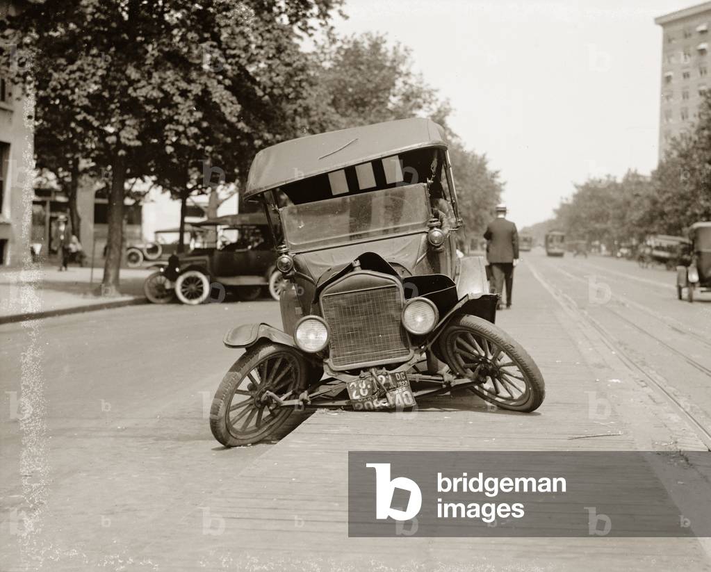 Humorous 1920s Car Wreck, c.1920 (silver print photograph)