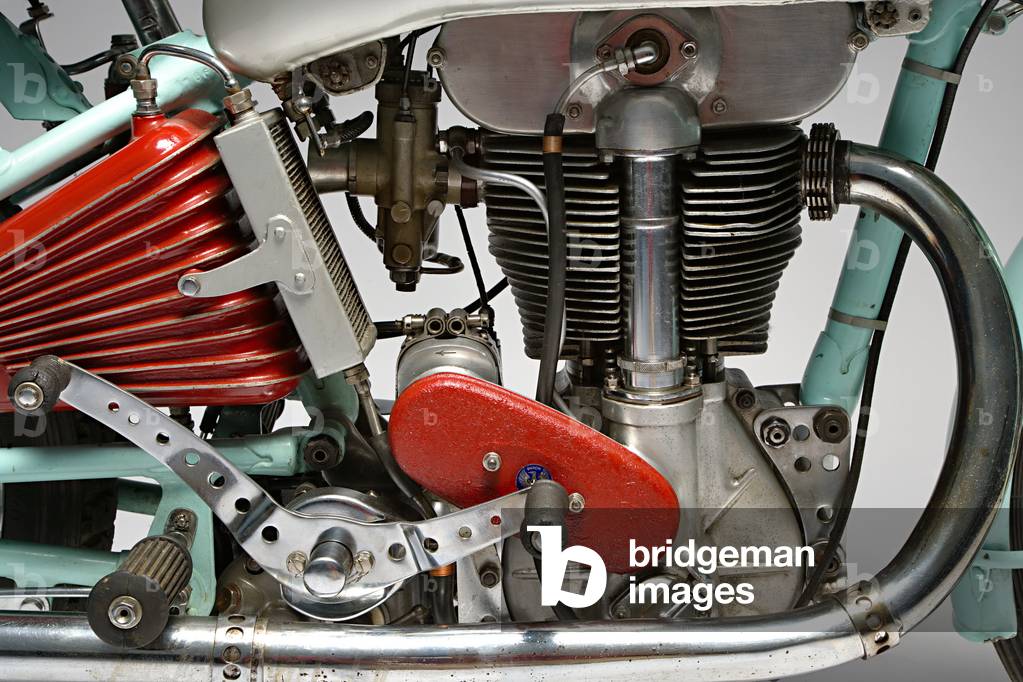 Classic Motorbike Bianchi Freccia Azzurra 500 Corsa, Engine (photo)