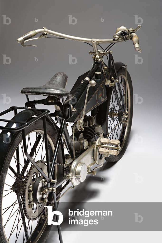 Classic Motorbike Benelli 125 (photo)