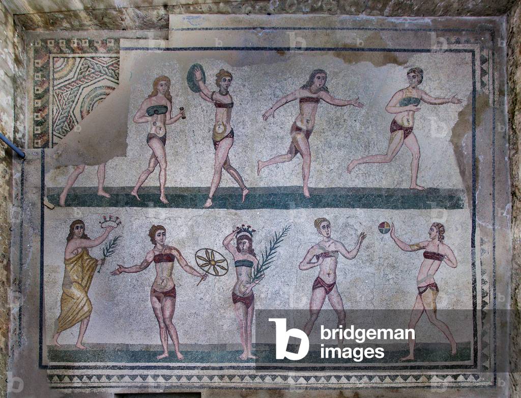 Room of the Girls representing athletes engaged in an athletics competition wearing a two-piece swimsui (mosaic)