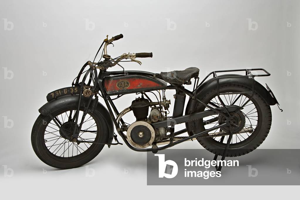 Classic Motorbike Axa (photo)